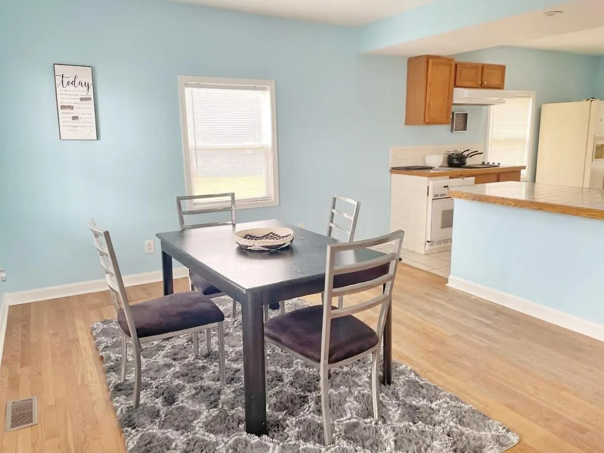 Housepitality - The Bliss Lodge - Large House Columbus